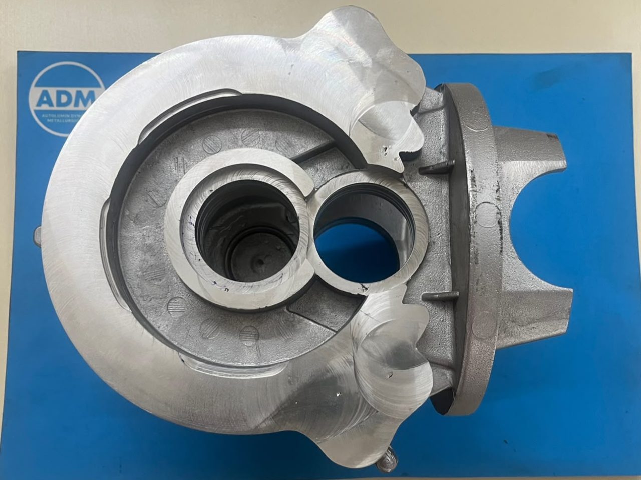 Machined aluminium differential housing cast by Autolumin